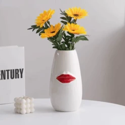 Red Lips Vase -Decor Sales 35 f52010e9 89a1 4f29 9eaf beb78727691c