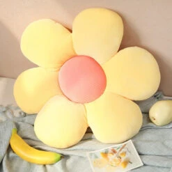 Daisy Pillow -Decor Sales 3 3f931e13 6a0c 408d be44 bbc8aa42c400