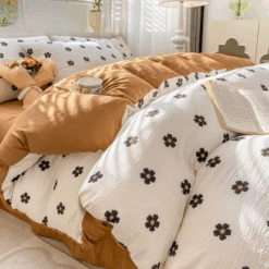 Brown Two Tone Daisy Bedding Set -Decor Sales 42 7fb023bd 7a1d 4ae1 8d44 580ea6efa3b4
