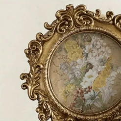 Round Vintage Photo Frame -Decor Sales 42 8ad5facd b096 436f 8d4e 31d65a52ddb1