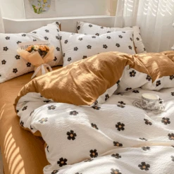 Brown Two Tone Daisy Bedding Set -Decor Sales 43 47198446 60bd 492f 9a7d ec465204cefe