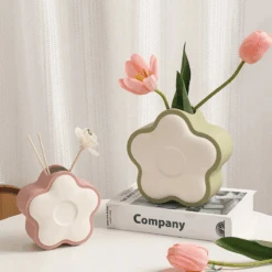 Daisy Flower Vase -Decor Sales 67 c74a9f90 3de3 4f71 9d20 7fdf2dd59a9e