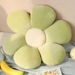 Daisy Pillow -Decor Sales 6 6683fe13 ebd0 4a7a 8271 12228573bed0