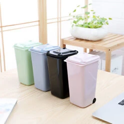 Mini Desktop Trash Can -Decor Sales MiniDesktopTrashCan1