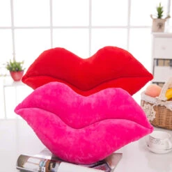 Plush Lips Cushion -Decor Sales lips2